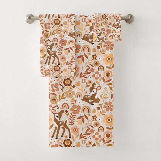 Cute Woodland Baby Deer Floral Pattern Bad Handdoek (Insitu)