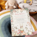 Cute Woodland Bunny Script Girl Baby shower Kaart<br><div class="desc">Cute Woodland Bunny Script Girl Baby shower nodigt uit. Dit  ontwerp heeft een schattige bunny die van achter floral en blad piept. U kunt al tekst aan uw eigen vereisten gemakkelijk personaliseren. Op de achterkant bevindt zich een coördinerende crèmeachtergrond.</div>