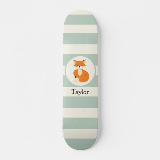 Cute Woodland Fox op Sage Green Stripes Persoonlijk Skateboard (Voorkant)
