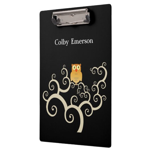 Cute Woodland Oranje Owl Whimsical Tree on Black Klembord (Links)