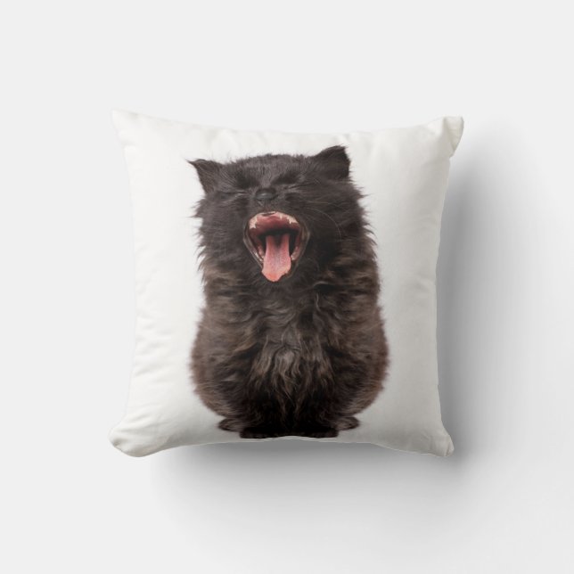 Cute yawning kat op kussen (Voorkant)