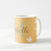 Cute Yellow Aesthetic Daisies Girly Monogrammed Koffiemok (Voorkant rechts)