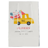 Cute Yellow Any Age Birthday Party Cake Truck Medium Cadeauzakje (Achterkant)