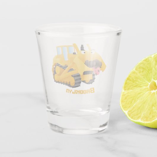 Cute yellow bulldozer cartoon shot glas (Achterkant)