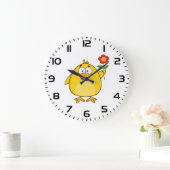 Cute Yellow Cartoon Chick with Flower Grote Klok (Huis)