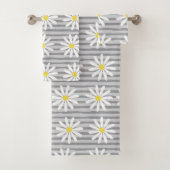 Cute Yellow Daisy Floral Grey Stripes Pattern Bad Handdoek (Insitu)