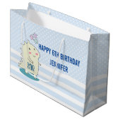Cute Yellow Dino met Happy Stars Birthday Groot Cadeauzakje (Voorkant Gekanteld)