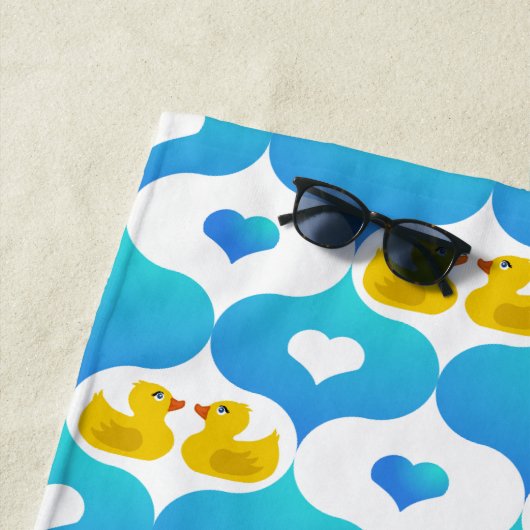 Cute Yellow Duck and Hearts Pattern Personalized Strandlaken (In situ)