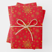 Cute Yellow Gold-kerstsnowflakes op de rode druppe Inpakpapier Vel (In situ)