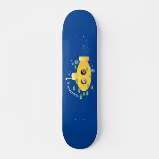 Cute yellow submarine fish cartoon illustration persoonlijk skateboard (Voorkant)