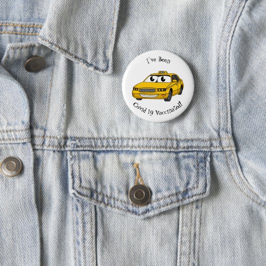 Cute yellow taxiplezier cartoon illustratie ronde button 5,7 cm (In situ)