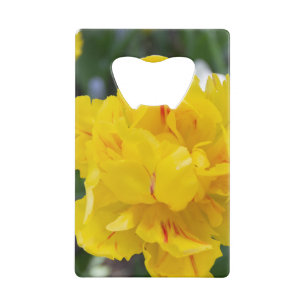 Cute yellow tulips in de tuin creditkaart flessenopener