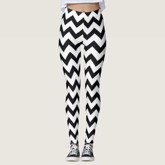 Cute Yoga Black and White Chevron Pattern Leggings (Voorkant)