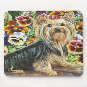 Cute Yorkshire Terrier in de Pansies Mousepad Muismat