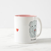 Cute Young Elephant Holding a Heart Tweekleurige Koffiemok (Voorkant rechts)
