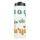 Cute zomers citaat Gewoon een meisje dat van surfe Thermosbeker (Voorkant)