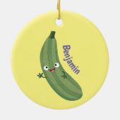 Cute zucchini happy cartoon illustratie keramisch ornament (Achterkant)