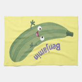 Cute zucchini happy cartoon illustratie theedoek (Horizontaal)
