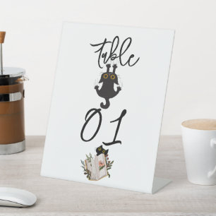 Cute Zwarte Kat en Boek Baby Shower Tafel Nummers Reclamebord Met Voetstuk