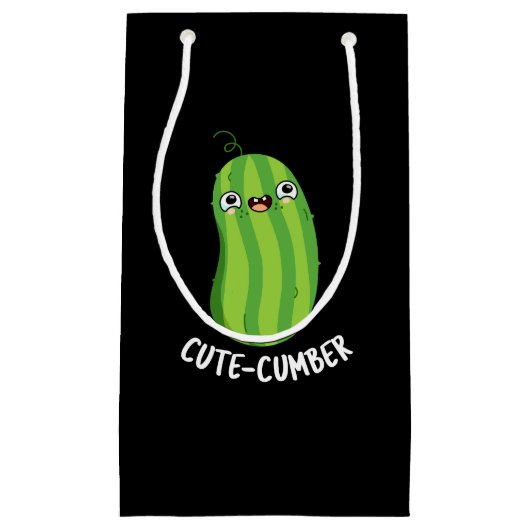 Cutecumber Funny Cucumber Pun Dark BG Klein Cadeauzakje (Voorkant)