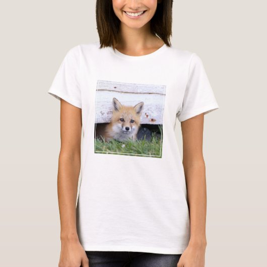 Cutest Baby Animals | Red Fox Kit Peeking T-shirt (Voorkant)
