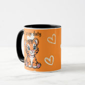 Cutie on Duty Pillow | Cute Baby Tiger Design Mok (Voorkant links)