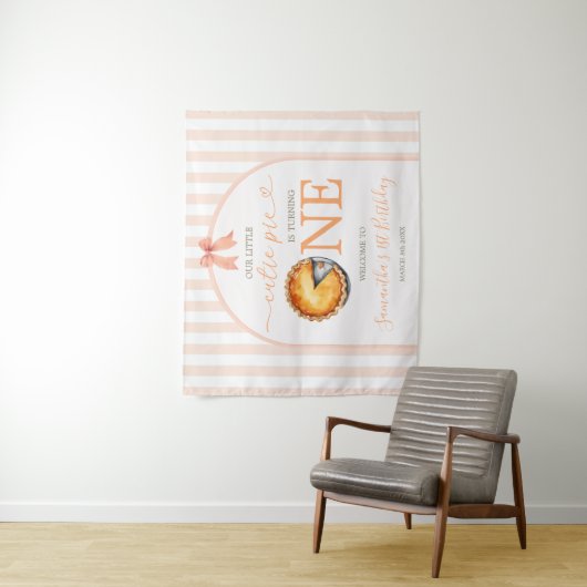 Cutie Pie Sinaasappel Gingham Verjaardag Welkom Ta Wandkleed (In situ)