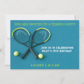 Cyaan verjaardagsfeest rackets en tennisballen kaart (Voorkant)