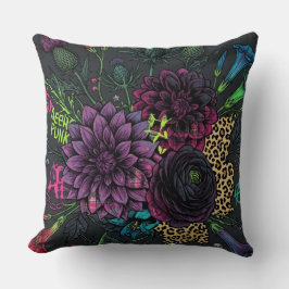 Cyberpunk Dark Floral Throw Pillow - Edgy Kussen