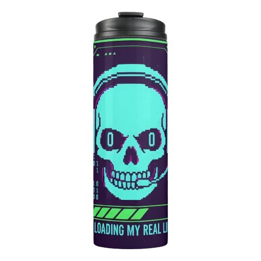 ​Cyberpunk Pixel Skull Travel Mug - Loading My Rea Thermosbeker (Voorkant)