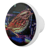 Cyberpunk Sparrow in Neon CityScape Keramische Knop (Rechts)