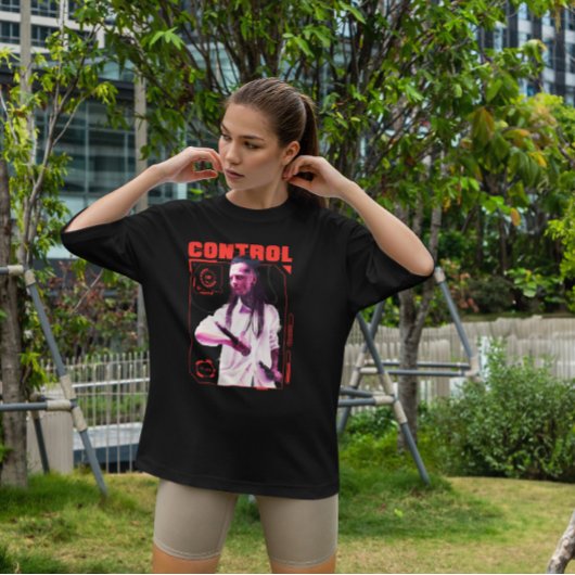 Cyborg Man met zwaard T-shirt