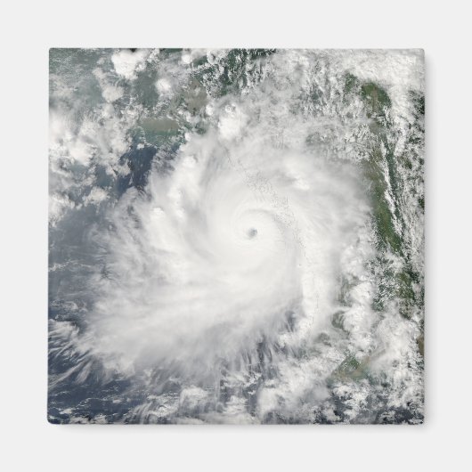 Cyclone Giri beweegt zich aan land over Birma Magneet (Voorkant)