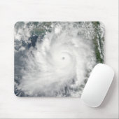 Cyclone Giri beweegt zich aan land over Birma Muismat (Met muis)