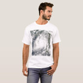 Cyclone Giri beweegt zich aan land over Birma T-shirt (Voorkant volledig)