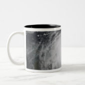 Cyclone Monica in het zuidelijke deel van de Still Tweekleurige Koffiemok (Links)