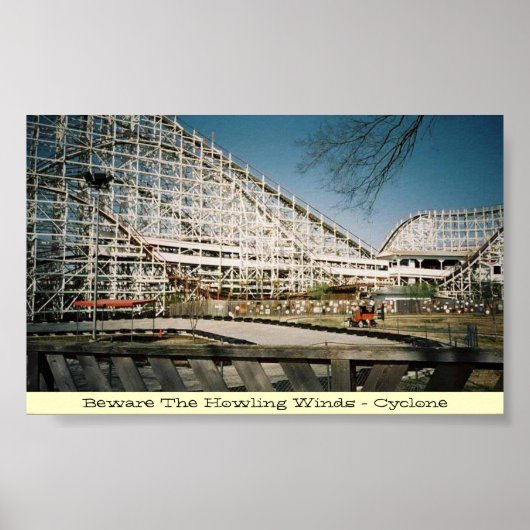 Cyclone Poster (Voorkant)
