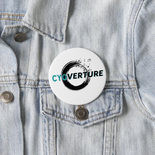 CYOverture Logo Pin Ronde Button 7,6 Cm (In situ)