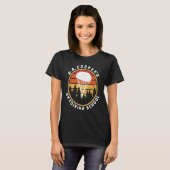 D B Cooper parachuteschool Cryptid stadslegende T-shirt (Voorkant volledig)