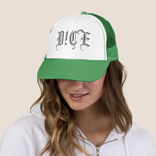 D!CE-Pet Trucker Pet (In situ)