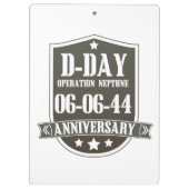 D-Day Jubileum badge Klembord (Achterkant)