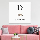 "D" Digger Bee Canvas Afdruk (Insitu (Woonkamer))