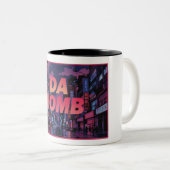 DA BOMB Vaporwave Mok – Retro Neon Esthetische Cup (Voorkant rechts)