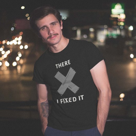 Daar. Ik heb het vastgemaakt. T-shirt