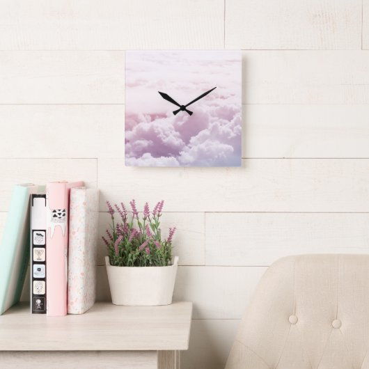 Daar in de pastelwolken 1 vierkante klok (Leeskamer)