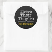 Daar zijn ze en ze. ronde sticker (Tas)