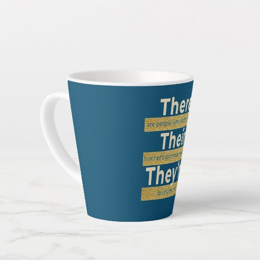 Daar zijn ze geen Engelse Grammar Funny Latte Mok (Linkerhoek)