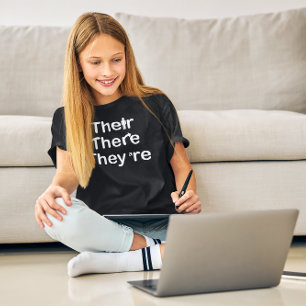 Daar zijn ze Grammar Spelling. T-shirt