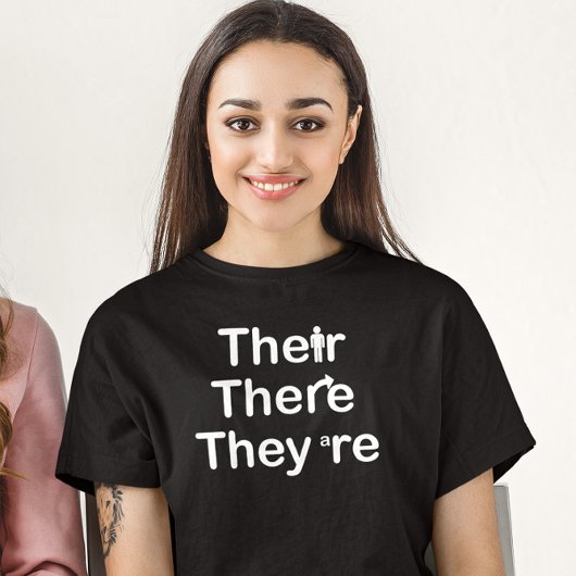 Daar zijn ze Grammar Spelling. T-shirt