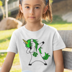 Dabbende Eenhoorn St. Patrick's Day Groene Klaver T-shirt
